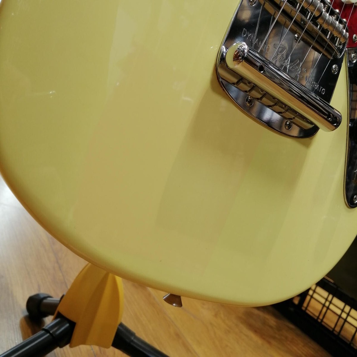 Fender Japan Mustang MG69-65 YWH ソフトケース付 Fender Japan Mustang MG69-65 YWH Electric Guitar Crafted in