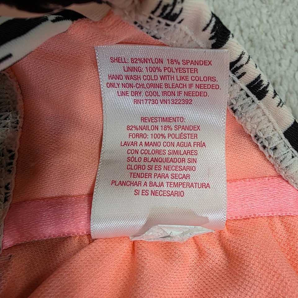 Top de bikini Xhilaration estampado de leopardo almohadillas extraíbles natación tiras medianas Foto 4 de 4