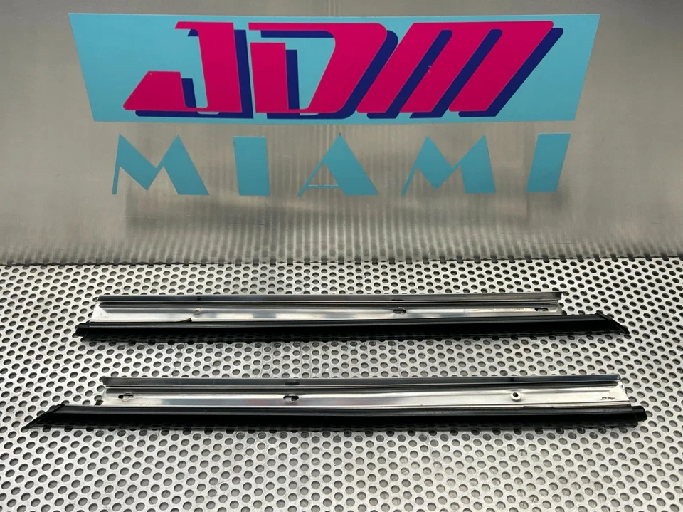 Toyota MR2 Spyder 2000-2005 convertible parabrisas cabezal cinturón molduras diestro + derecho Foto 2 de 4