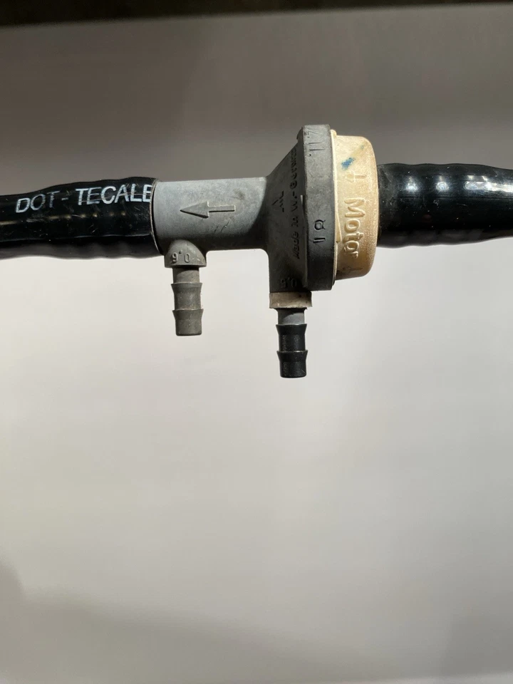 W123 Mercedes OM617 DOS ACCESORIOS DE VACÍO FRENO BOOSTER LINE 240D 300D 300CD 300TD Foto 3 de 4