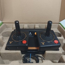 Atari Flashback 7 Classic Game Console System 101 Built In Games + 2 Paddles