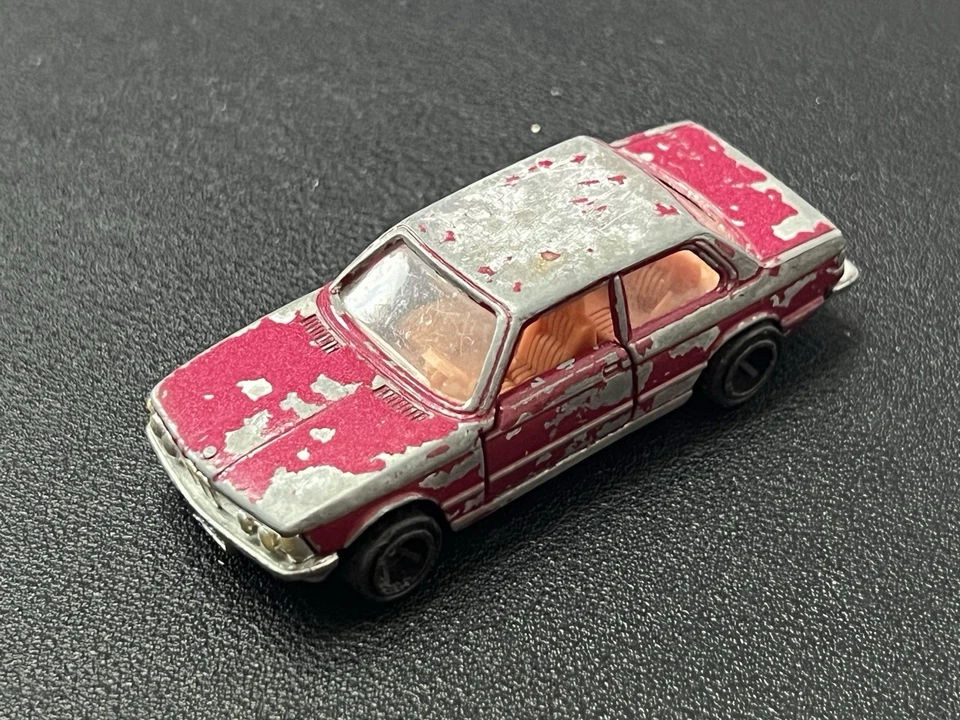 Vintage Tomica BMW 320i No F43 Diecast Maroon Color Loose VG - Image 2 of 4