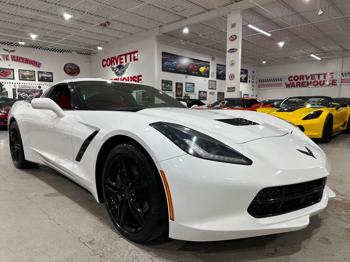 2017 [G8G] Arctic White Chevrolet Corvette   | C7 Corvette Photo 6