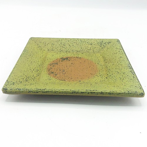Vela baja cuadrada verde oliva primitiva de 6" - Imagen 3 de 5