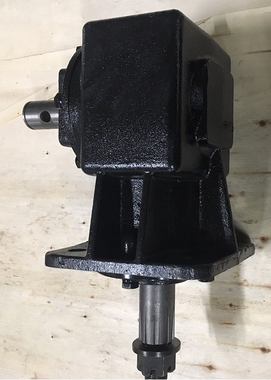 TIFC711116 65-HP John Deere Rotary Cutter Gearbox RC1060