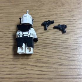 LEGO Star Wars Clone Trooper (Phase 1) - Black Visor, Pauldron + Kama Blue Eyes