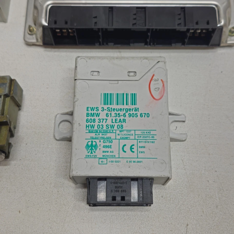 2003-2005 BMW E46 325I M56 M54 Engine Dme Module Ignition Lock Key Set EWS3 Used - Image 4 of 4