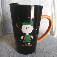 AUTHENTIC " PEANUTS" HOLIDAY CHARLIE BROWN COFFEE MUG W/LID