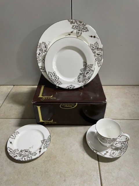 Lenox Floral Waltz 5 Piece Place Setting. New in Box.
