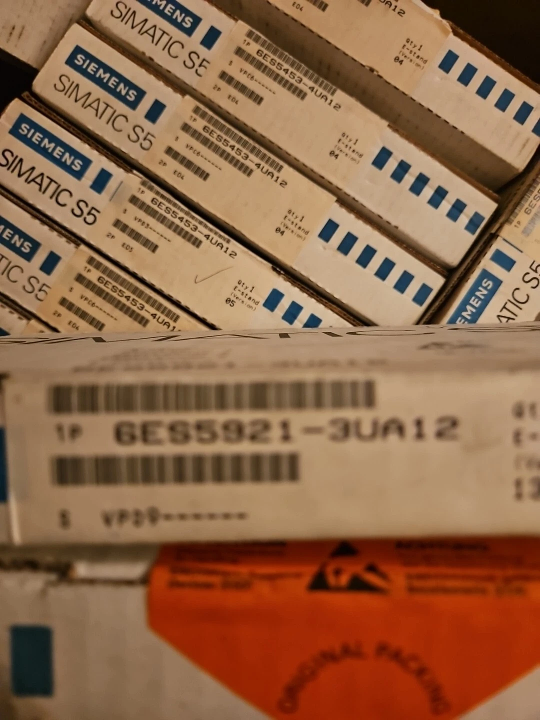 Siemens 6ES5921-3UA12 SIMATIC S5, CPU 921 CENTRAL CONTROLLER MODULE F. CC 135U — PLCs
