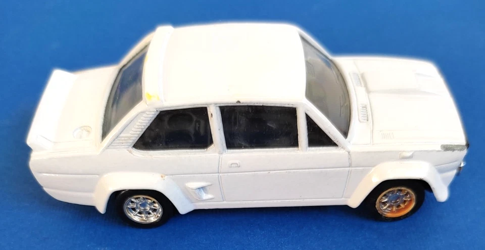 LUSO TOYS VINTAGE 1:43  AUTO DIE CAST  FIAT  131 ABARTH  BIANCO ART M-25 - Immagine 3 di 4