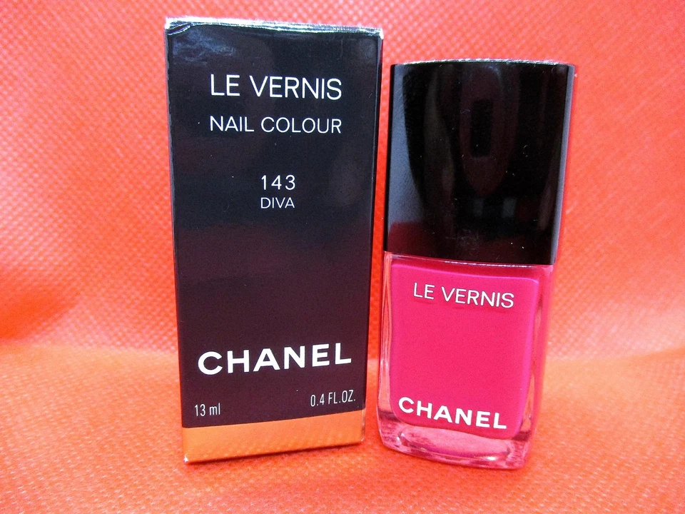 Chanel Le Vernis color de uñas 146 Diva Foto 2 de 4