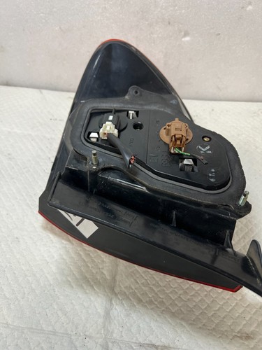 2004 INFINITI I 35 RIGHT SIDE PASSENGER INNER TAIL LIGHT LAMPSAE OEM (13/2) - Picture 9 of 10