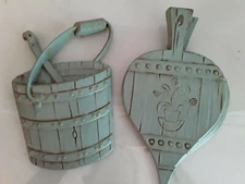 Vtg Sky Blue Metal Plaques Kitchen Wall Hangings Bellows Bucket Colonial Revival