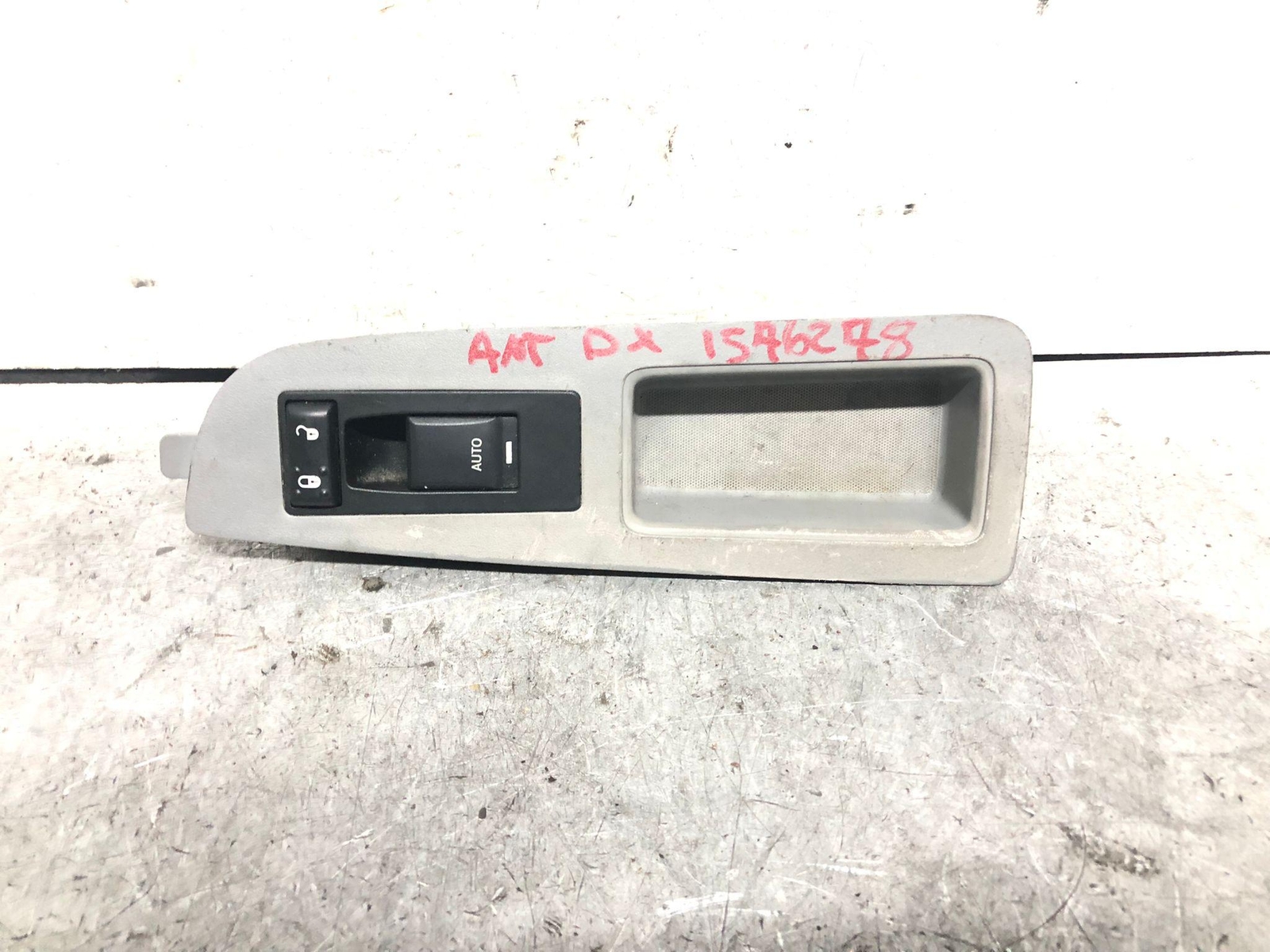Foto 1 di 4
