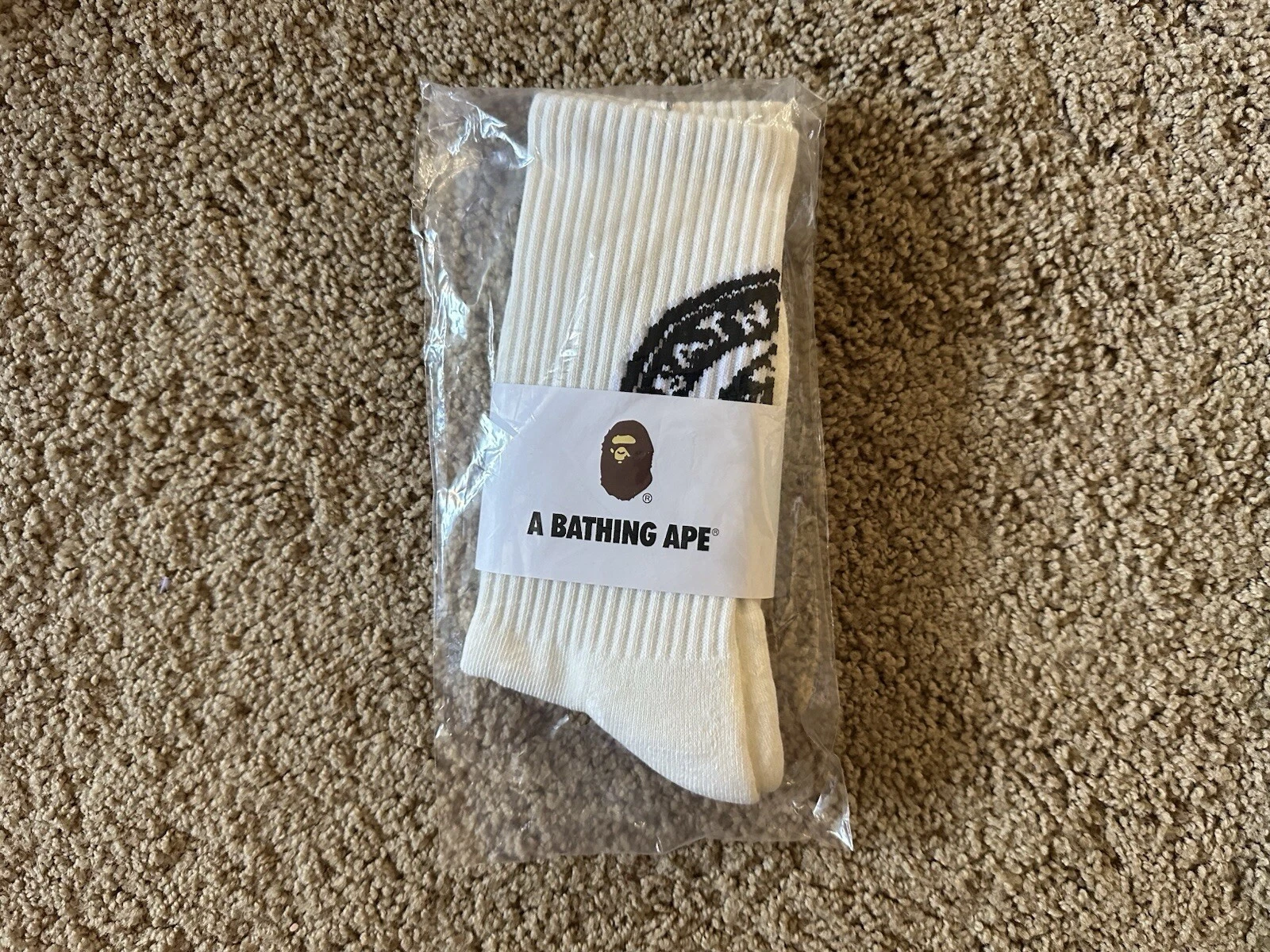Neuf   Chaussettes d'équipage A Bathing Ape Bape Classic Ape Head Crest Logo en blanc