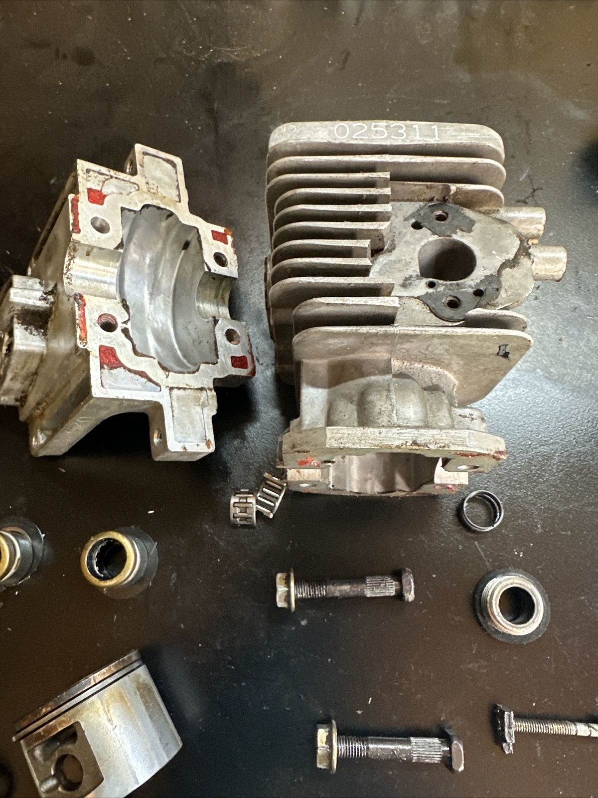 McCulloch chainsaw parts CS 38 EM Piston, Engine Heads eBay