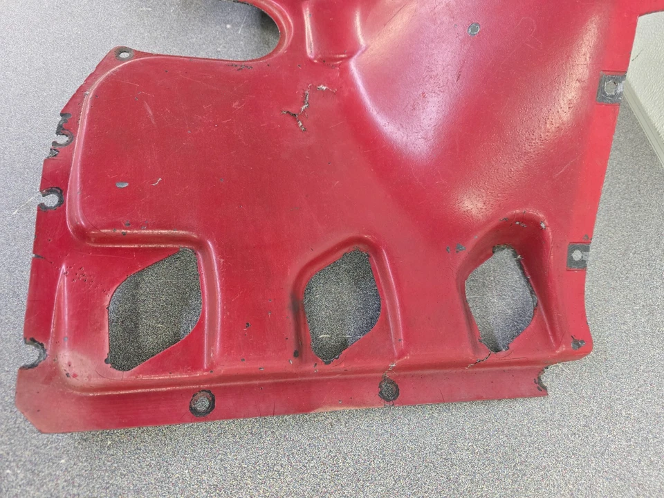 CUBIERTA DE MOTOR DE FIBRA DE VIDRIO NEGRA USADA ORIGINAL PORSCHE 911 2.2 PINTADA DE ROJO 70-71 Foto 4 de 4