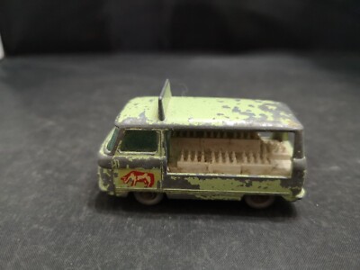 W695-MATCHBOX LESNEY No21C COMMER MILK FLOAT.GPW