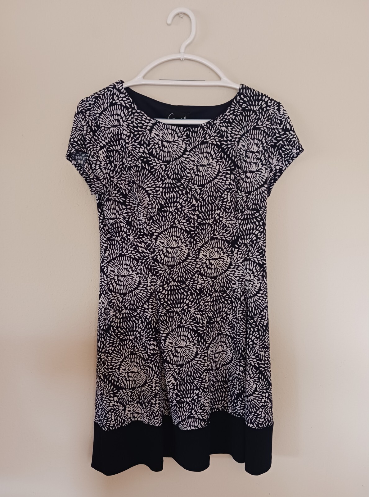 Women's Connected Apparel Navy Blue Dress With White Design, Size