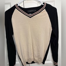 Gucci Vintage V-Neck Knit Sweater Medium Made in Italy Luxury Designer Pullover
