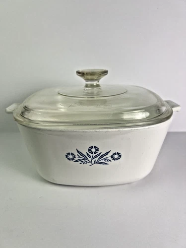 VTG - CORNING WARE - BLUE CORNFLOWER  P-2 1/2-B CASSEROLE DISH & PYREX LID