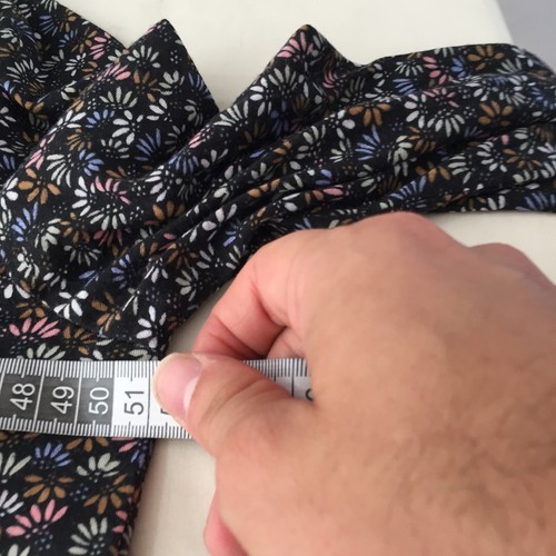 H&M womens blouse top size S black geometric 3/4 sleeve Vneck 040354 - Picture 7 of 9