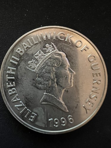 Royal Mint - Bailiwick of Guernsey Commemorative Five Pound Coin - 1996 - 第 1/2 張圖片