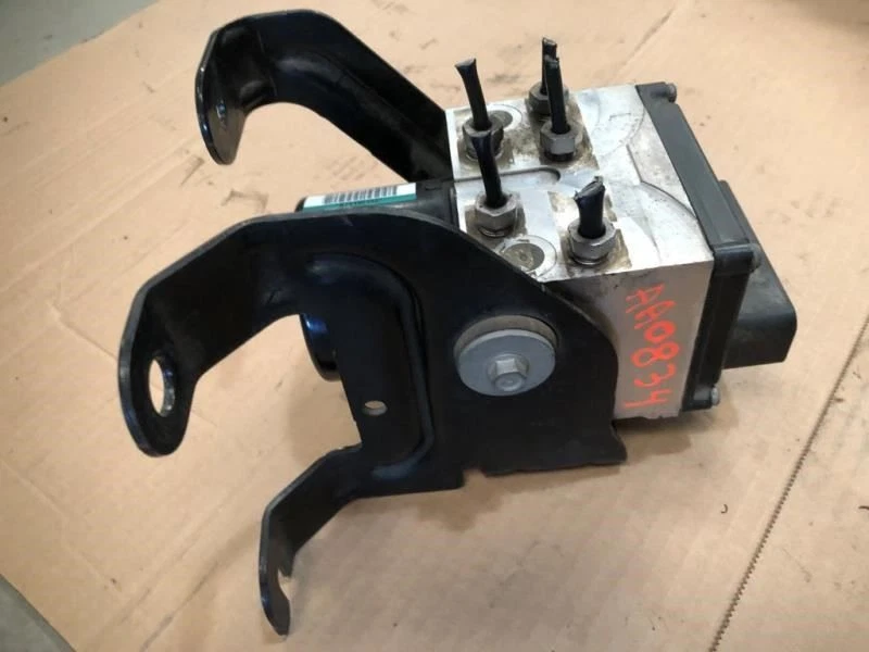 05 06 Ford F350 Super Duty 6.0L 4x4 a través 12/04/05 bomba de freno antibloqueo y módulo Foto 2 de 4