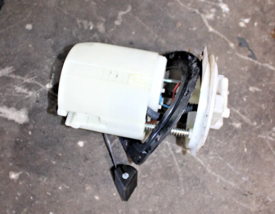 2015-2021 SUBARU  WRX OEM Fuel Pump Assembly 42021VA020 - Image 3 of 3