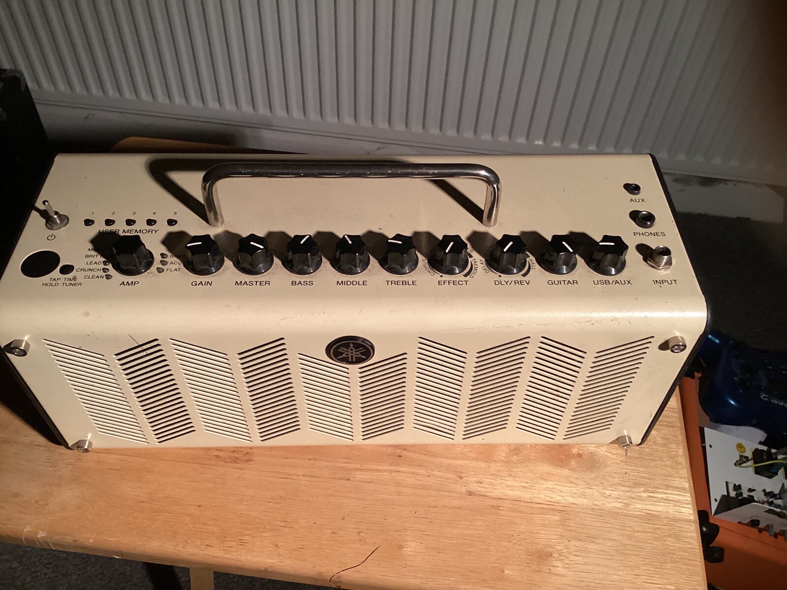 Yamaha THR 10 Desk Top/ Practice/ Street Guitar Amp eBay