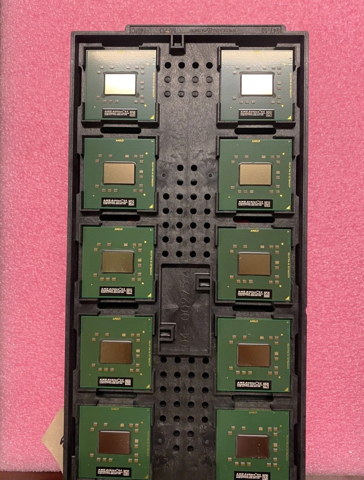 Vintage but New AMD Mobile Athlon 64 3000+ AMN3000BIX5AR Socket 754 - Image 2 of 2