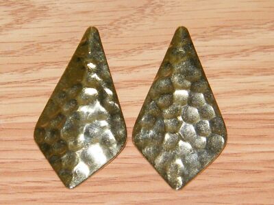 Textured Gold Tone Collectible Fashion / Costume Jewelry Earrings *READ*