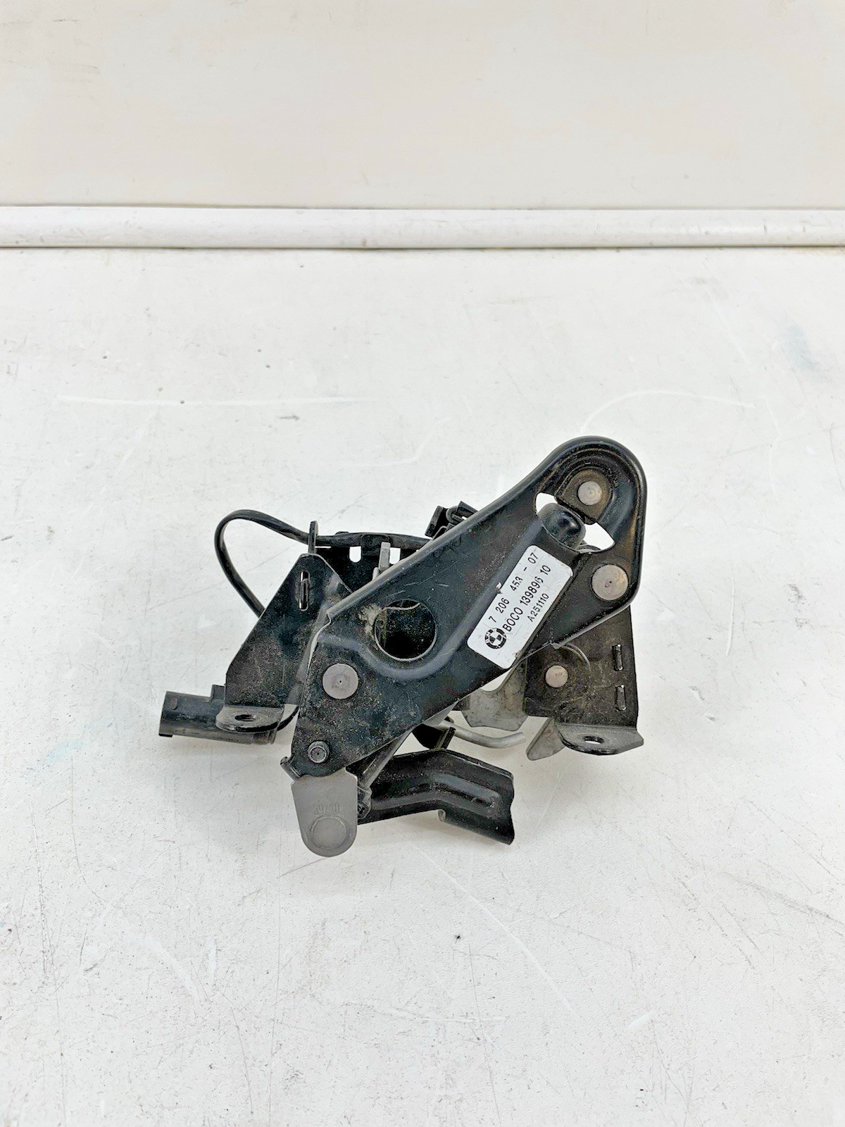 2011-2016 BMW 528I 535I 550I LEFT SIDE HOOD BONNET LOCK LATCH ACTUATOR OEM