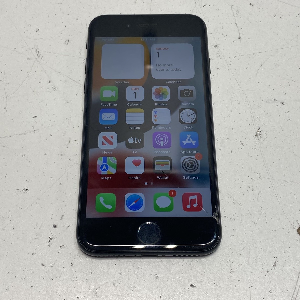 Apple iPhone 7 (A1778) 32GB - Black - Version 15.8.6 (SIM Locked 
