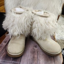 UGG Australia Lida 1875 Cream Suede Mongolian...