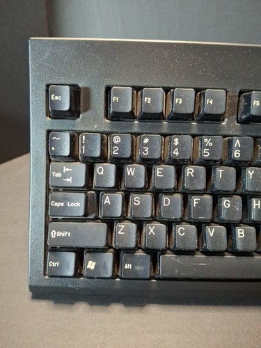Vintage Keytronic E06101D201B-C Wired Keyboard K4 - 第 2/8 張圖片