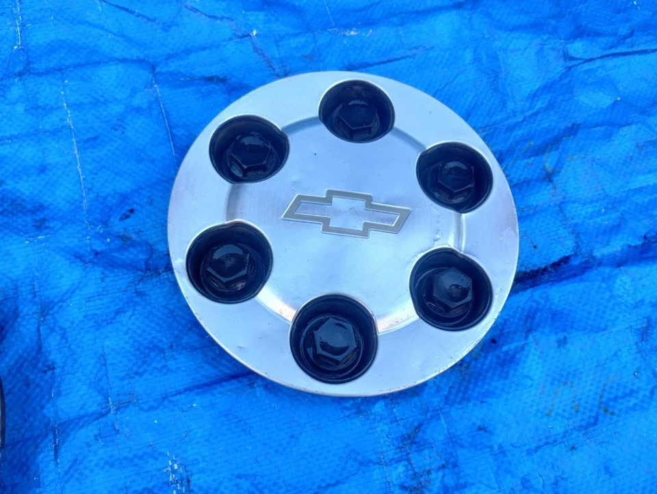 04-07 Chevy Tahoe Suburban Silverado 1500 Pickup 6 LUG Center Cap OE 9594520 D2 - Image 4 of 4