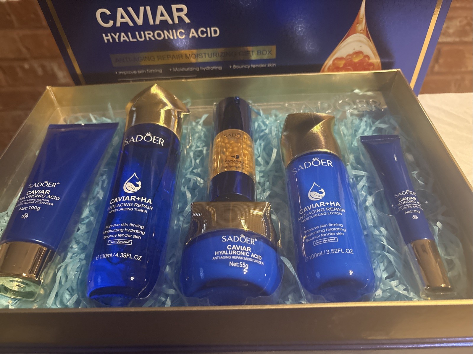 SADOER, Caviar + Hyaluronic Acid Anti-Aging Repair Moisturizing Gift Box.