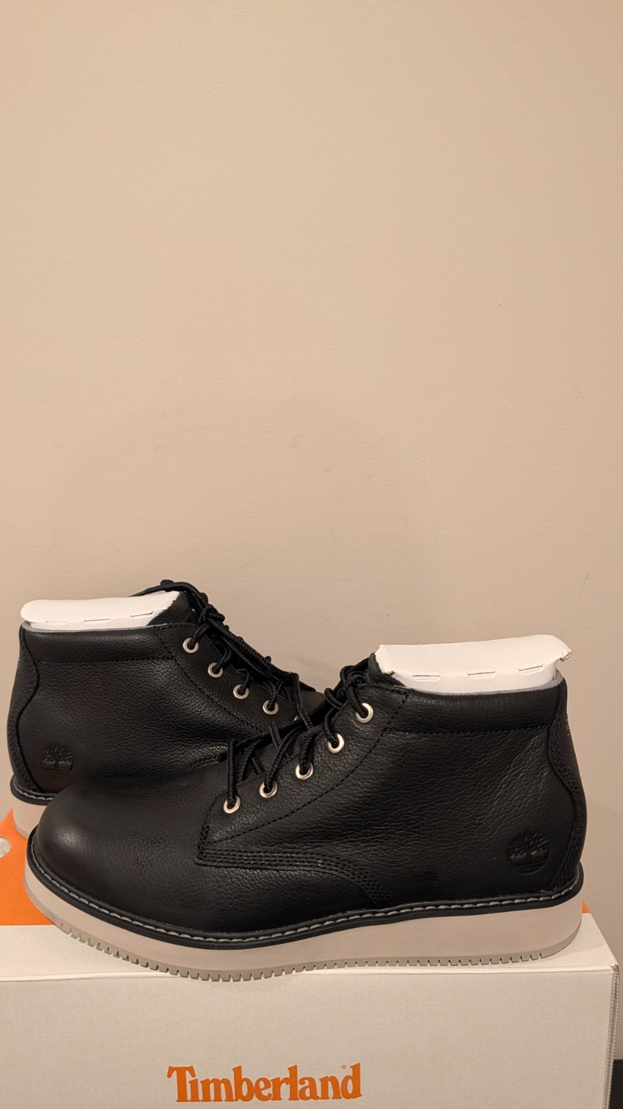 's  Redwood Edge Chukka Boots Nib