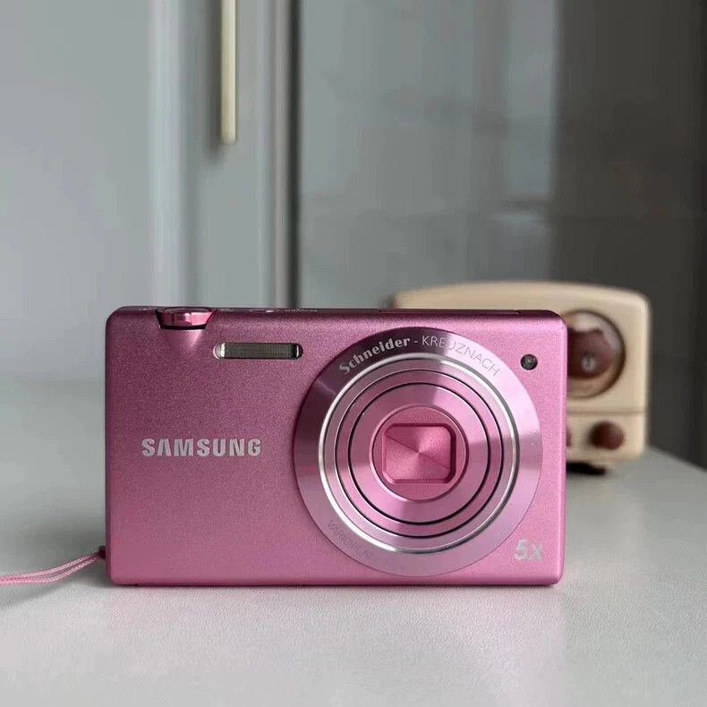 Samsung MV800 Flip-out Touch Screen Vlog Compact Digital Camera