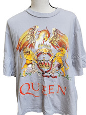 QUEEN Classic Crest Band T-Shirt Size Medium Rock Retro