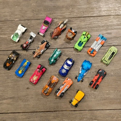 Vintage & Modern HOT WHEELS Cars Trucks Dragon lot of 19