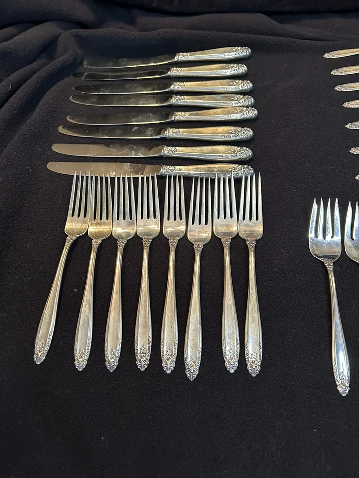 Juego de cubiertos Prelude by International de plata de ley para 8 servicio 32 piezas Foto 2 de 4