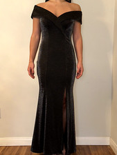 Xscape Women's Off-The-Shoulder Glitter Gown (4, Black/Silver)