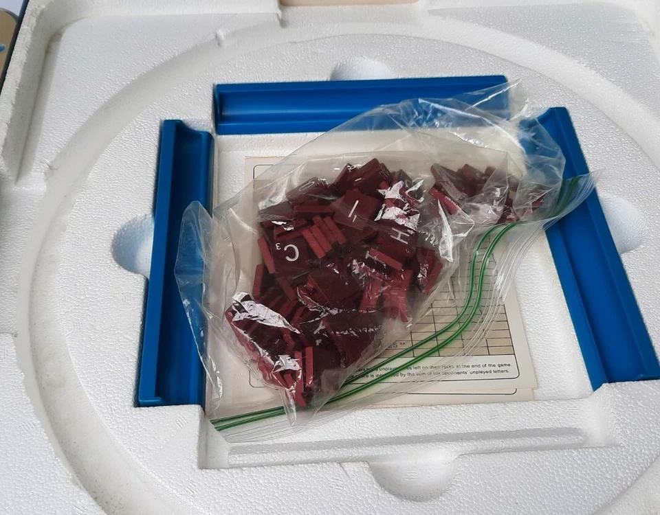 Vintage 1977 Deluxe Edition Scrabble Crossword Game Complete Turntable - Image 2 of 4