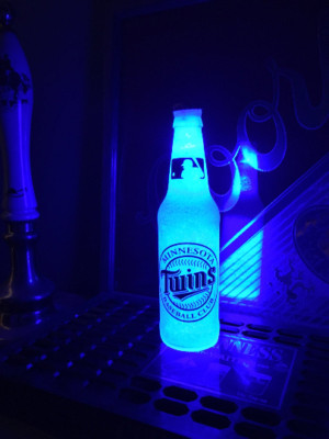 MLB Minnesota Twins Baseball 12 oz Beer Bottle Light LED Neon Bar Pub Mens 