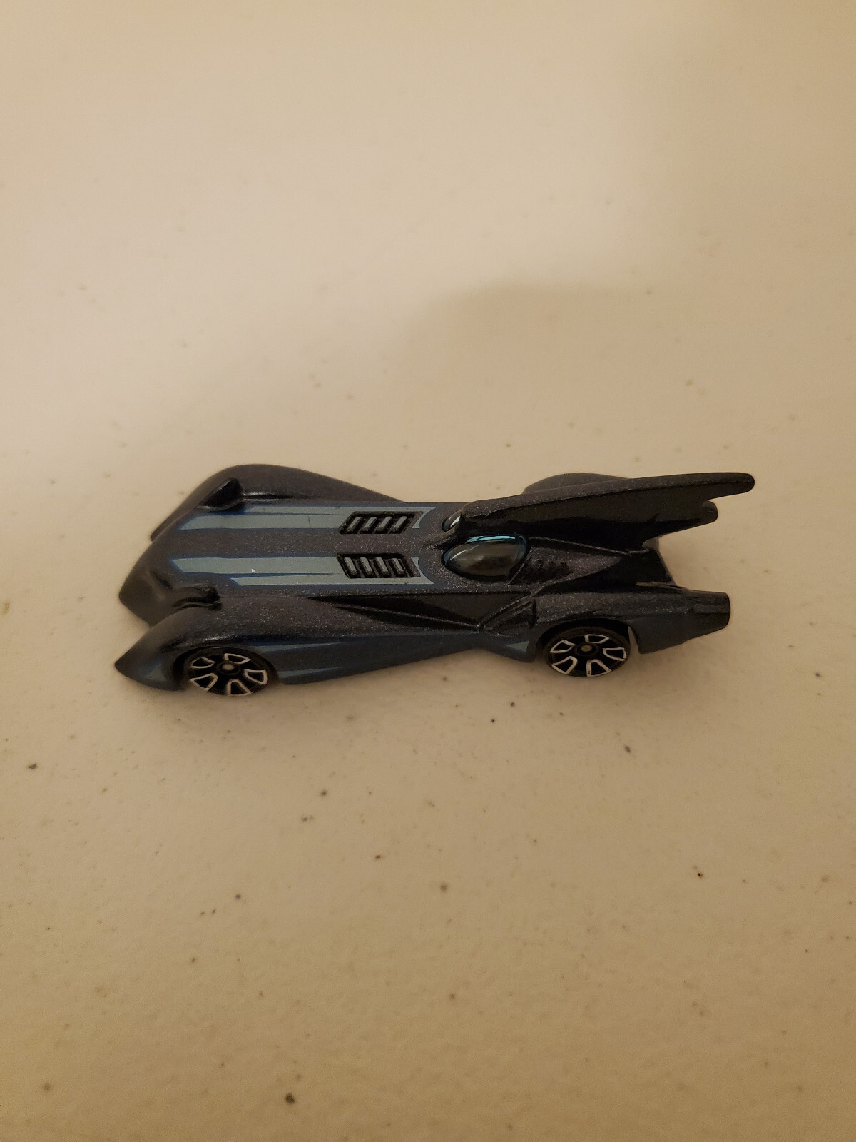 2014 Hot Wheels Batmobile CFK21 Blue eBay