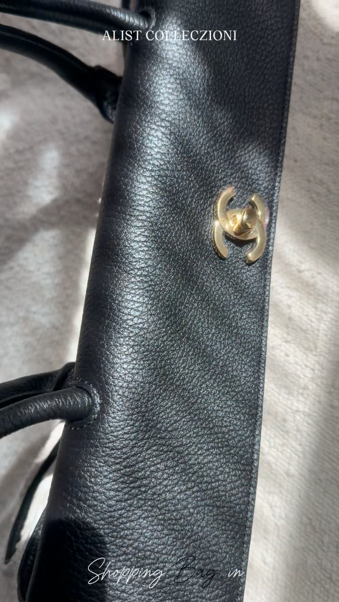 Chanel 26S Small Shopping Bag Matthieu Blazy Black/Ecru Tweed