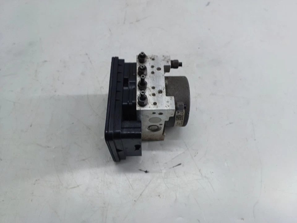 PEUGEOT 208 1.2 PETROL 2013 ABS Pump Modulator Control Unit 9812847780 - Image 2 of 4